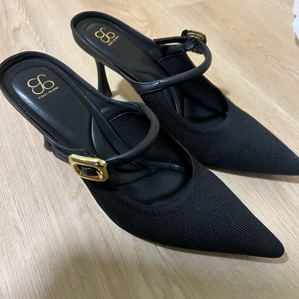 Cosy Island Mules